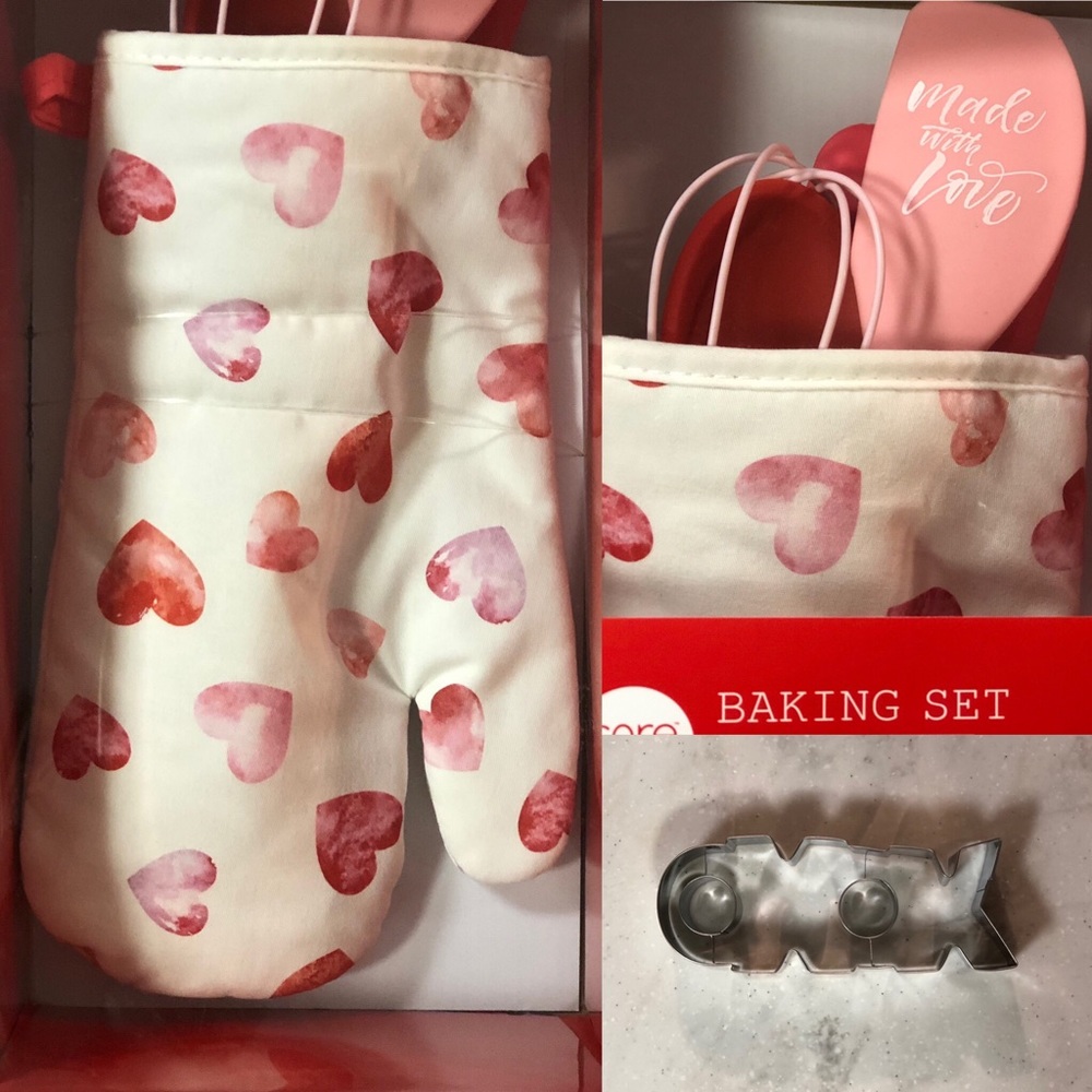 Core Kitchen Valentine's Baking Set w/XOXO Cookie Cutter & Dual Ended Spatula
